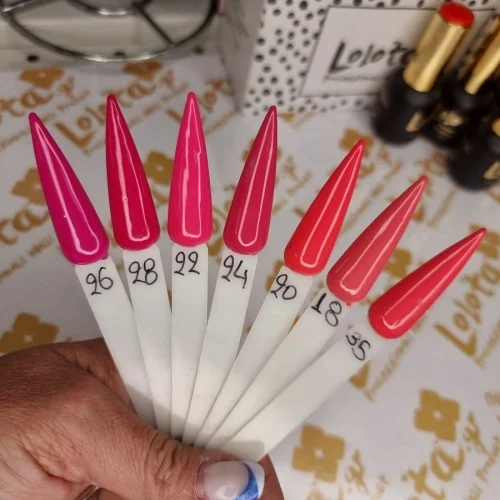 Midi Offers 6 Ημιμόνιμα Βερνίκια Lolota 15ml & ΔΩΡΟ Base + Top 