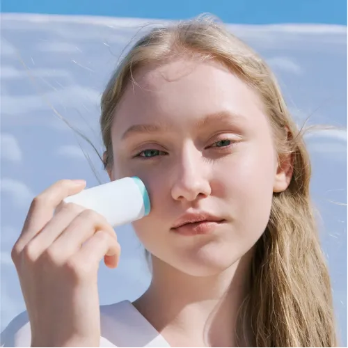 SKIN1004 Madagascar Centella Hyalu-Cica Silky-fit Sun Stick 20g